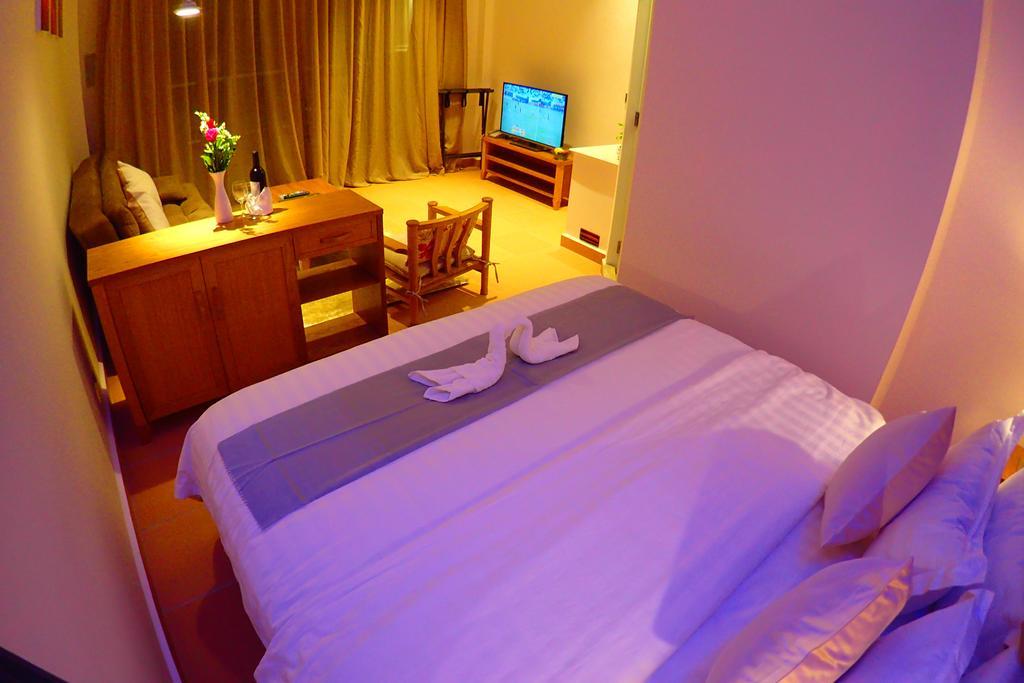 Deluxx Boutique Hotel Σίχανουκβιλ Δωμάτιο φωτογραφία