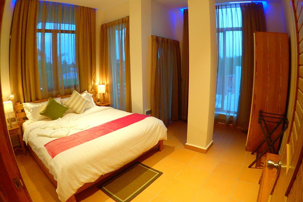 Deluxx Boutique Hotel Σίχανουκβιλ Δωμάτιο φωτογραφία
